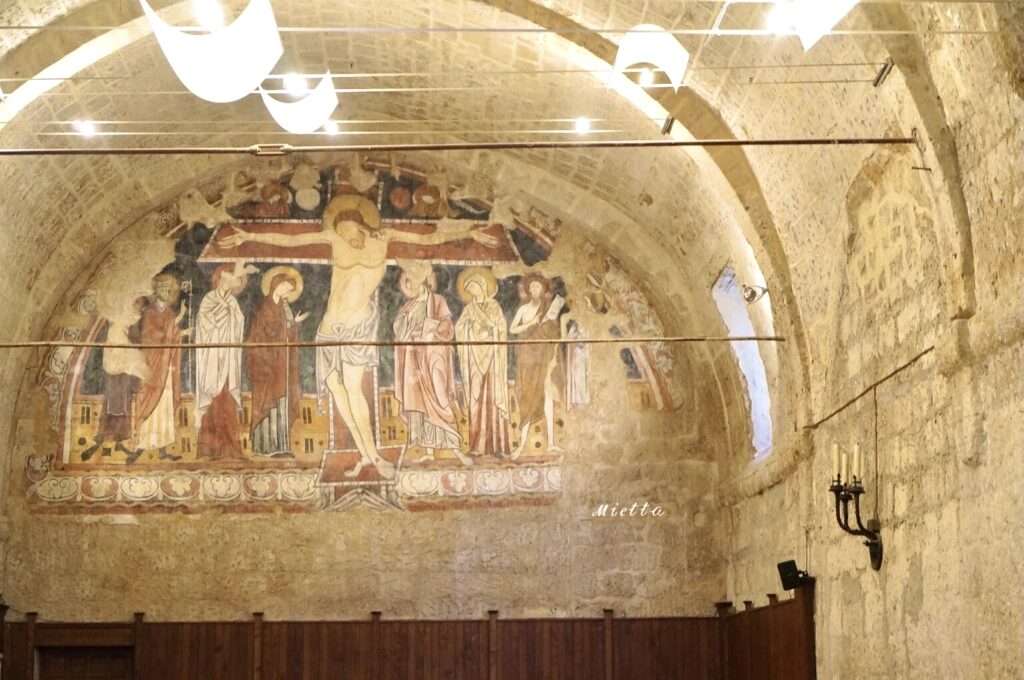 聖堂内のフレスコ画