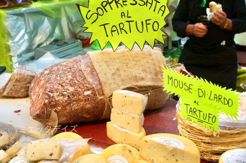 トリュフ祭りの店